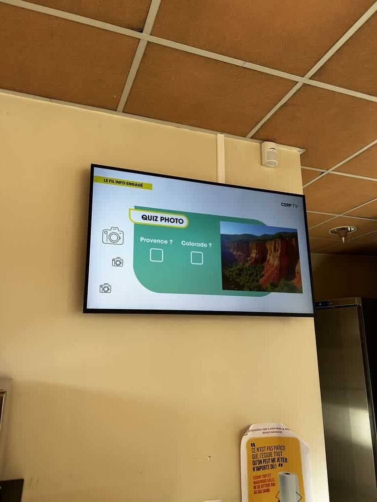 Écrans de communication interne : stratégie éditoriale chez CERP